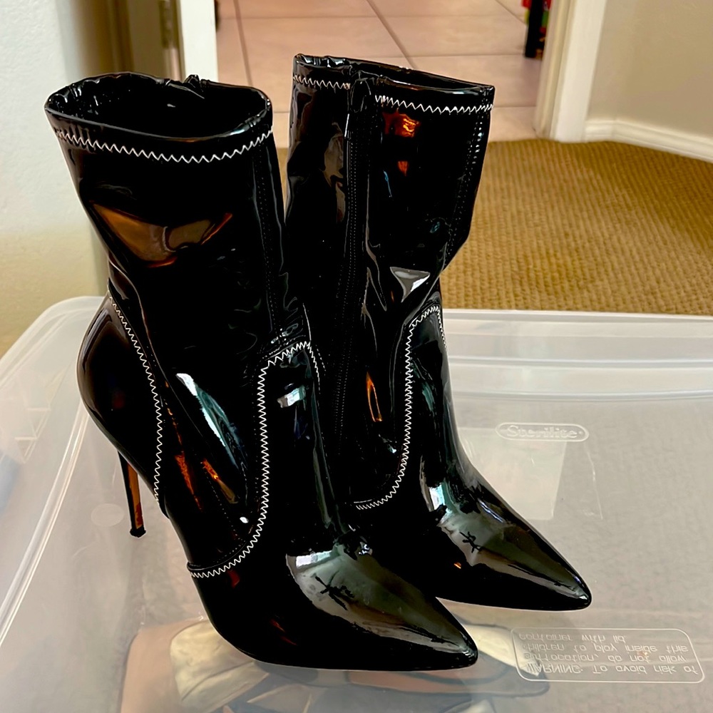 Aldo booties size 8.5